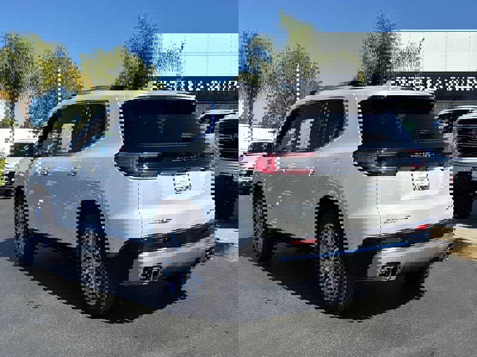 Used 2025 GMC Acadia Denali w/ Super Cruise Package image 14