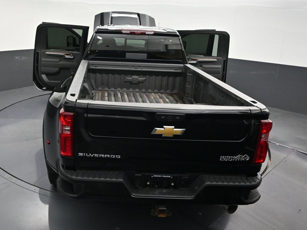 Used 2026 Chevrolet Silverado 3500 High Country w/ High Country Premium Package AWD/4WD image 39