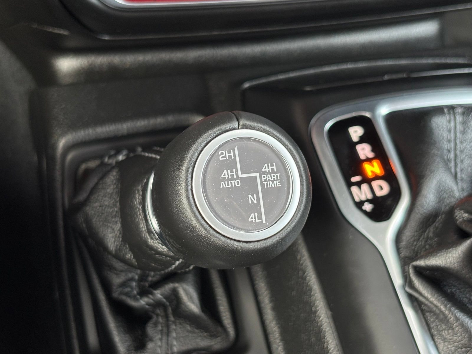 Used 2025 Jeep Gladiator Rubicon AWD/4WD image 21