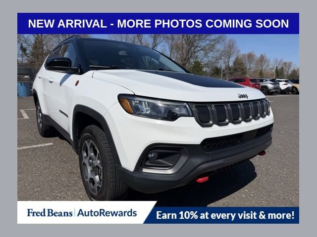 Used 2022 Jeep Compass Trailhawk w/ Trailhawk Convenience Group AWD/4WD image 1