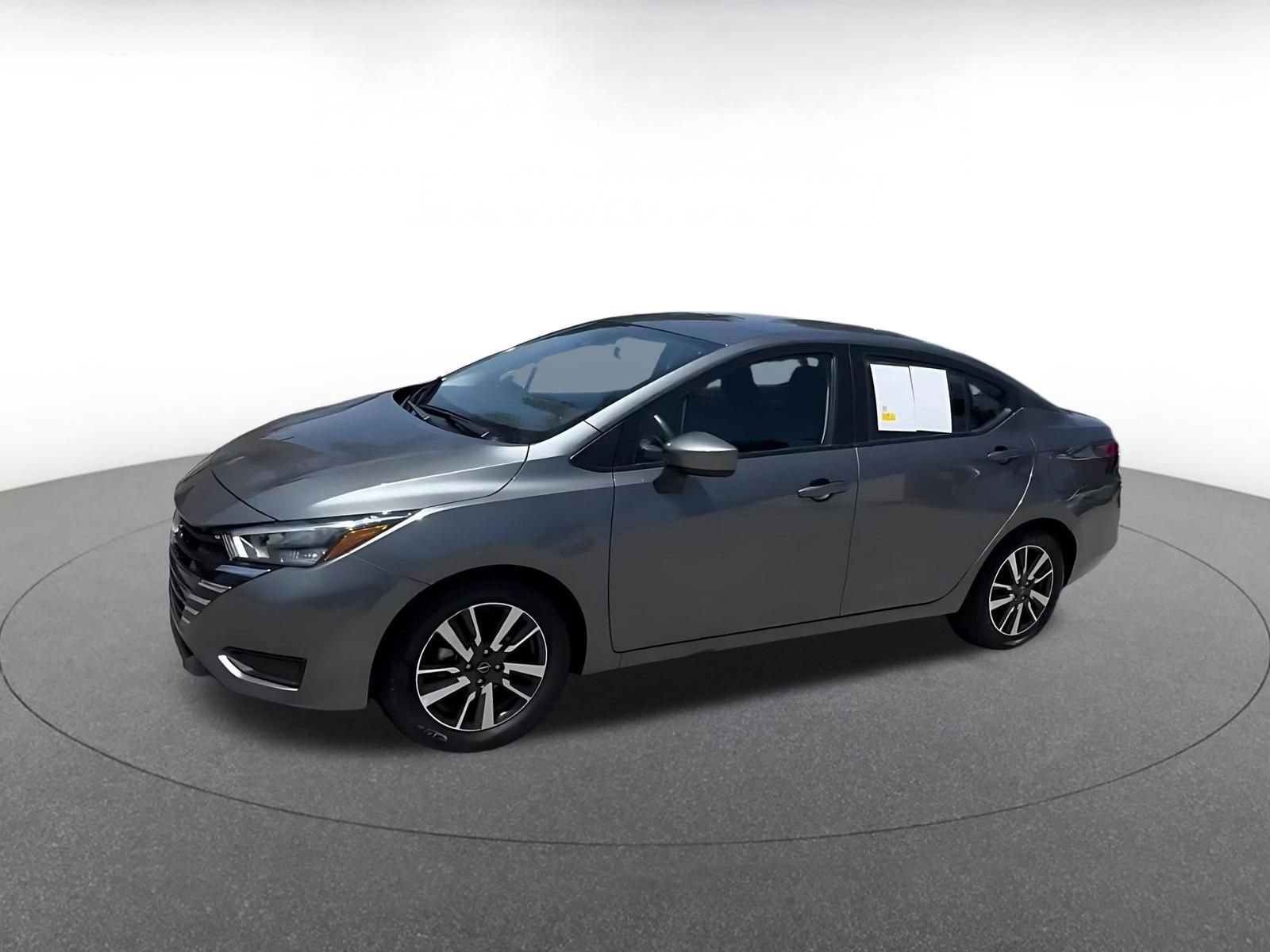 Used 2025 Nissan Versa SV FWD image 8