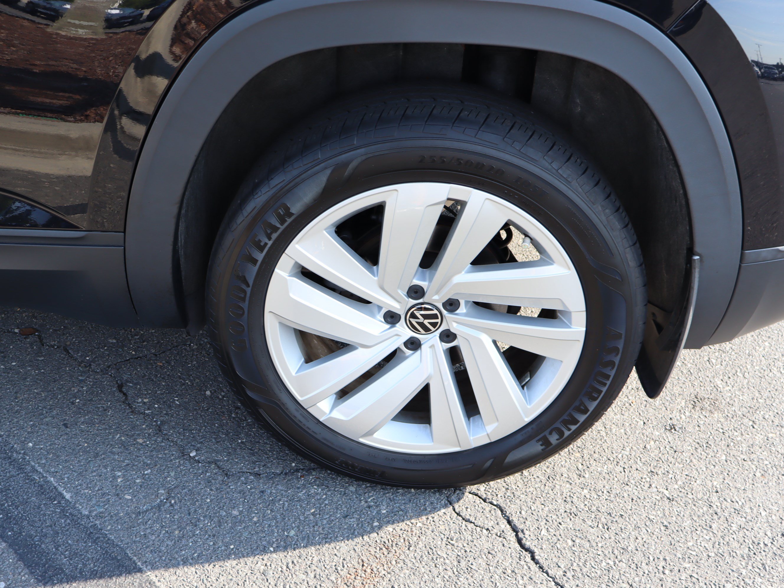 Used 2023 Volkswagen Atlas Cross Sport SE AWD/4WD image 39
