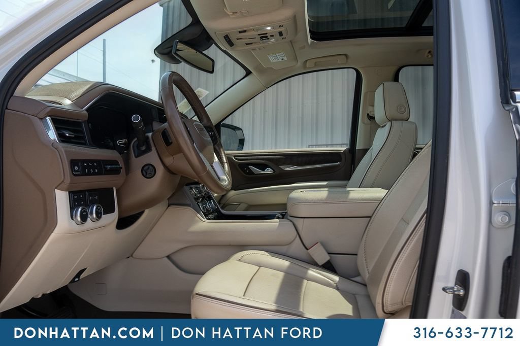 Used 2024 GMC Yukon XL Denali AWD/4WD image 3