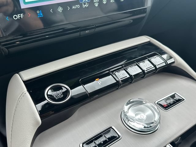 New 2026 Lincoln Navigator Reserve AWD/4WD image 28