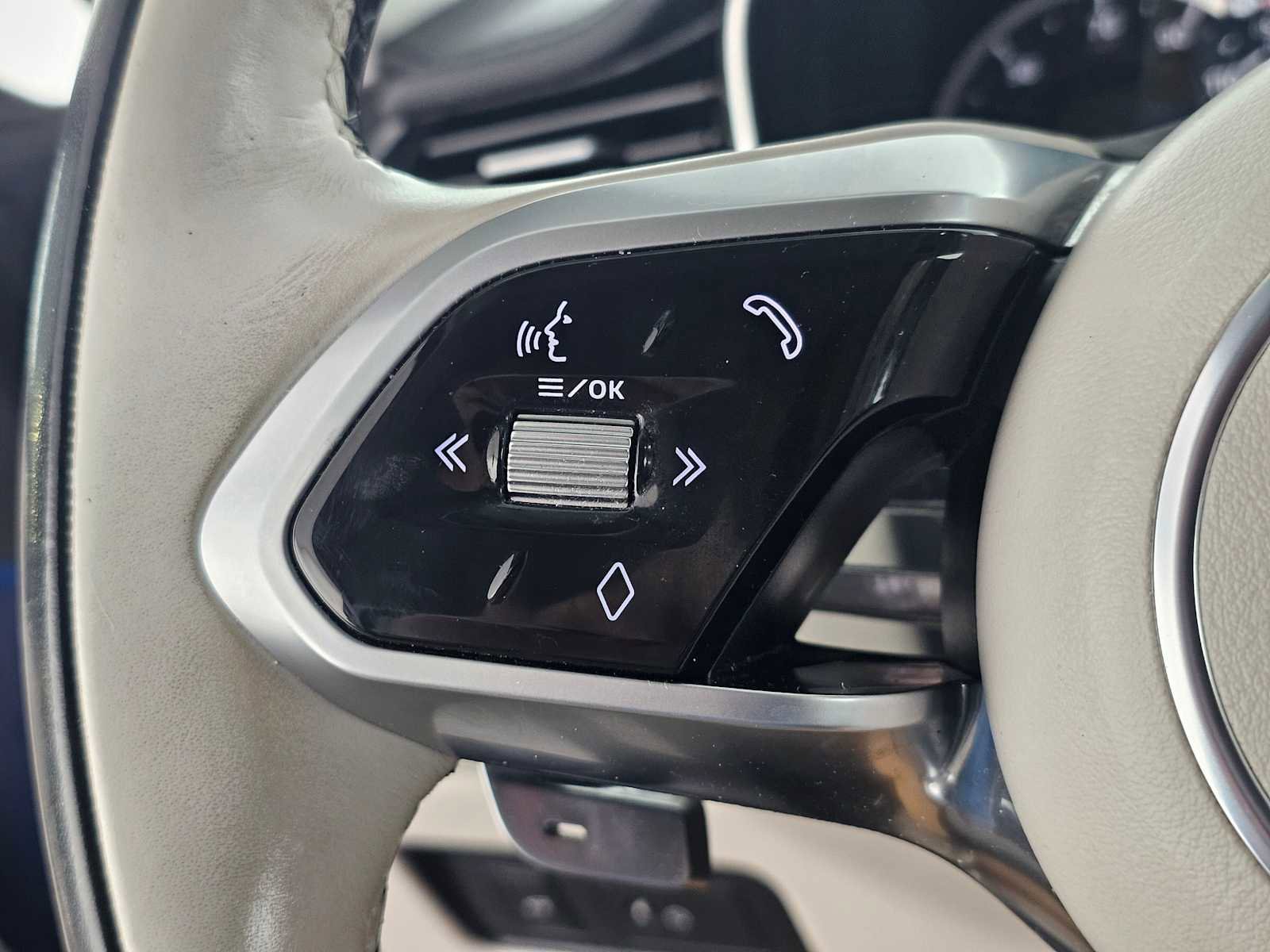 Used 2022 Jaguar F-PACE S image 27