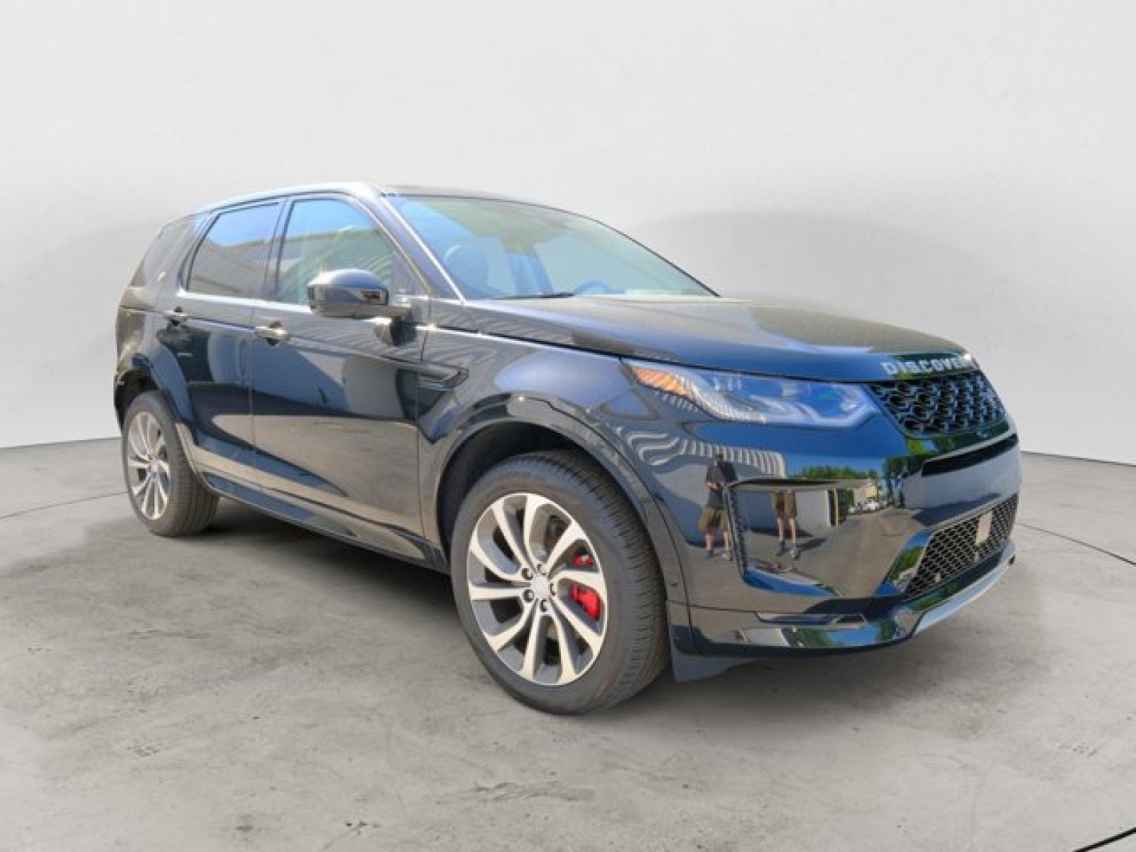 Used 2024 Land Rover Discovery Sport S image 3