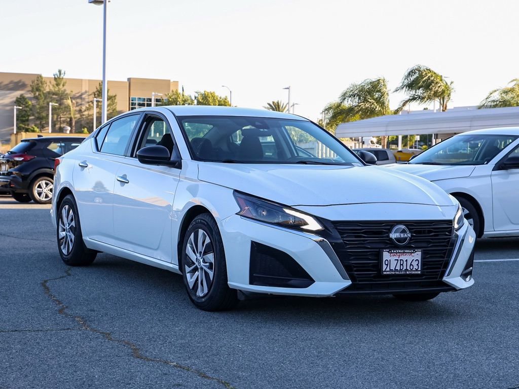 Used 2024 Nissan Altima 2.5 S FWD image 2
