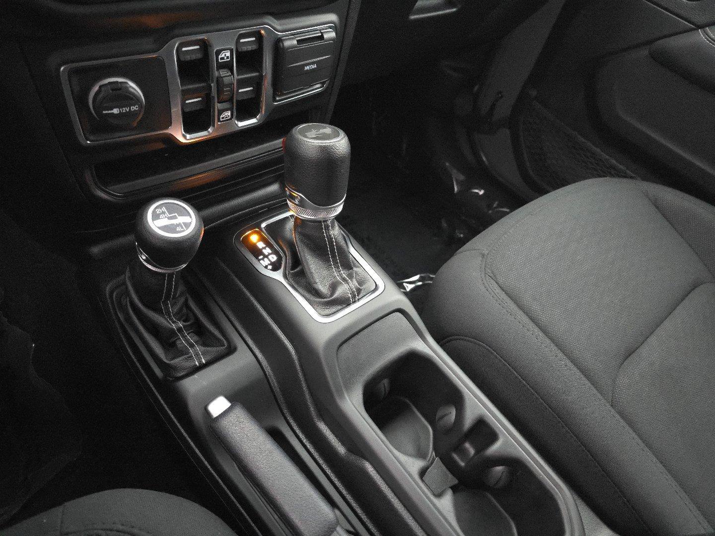 Used 2021 Jeep Wrangler Unlimited Sahara w/ Uconnect 4C Nav & Sound Group AWD/4WD image 26