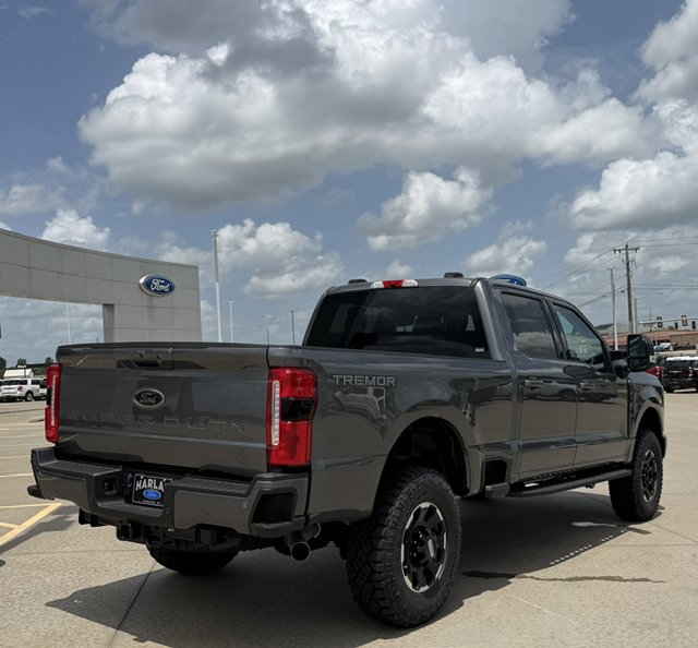 New 2026 Ford F250 XLT w/ XLT Premium Package AWD/4WD image 4