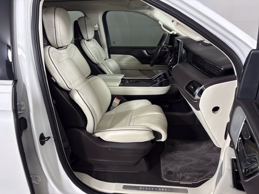 Used 2024 Lincoln Navigator Black Label AWD/4WD image 7