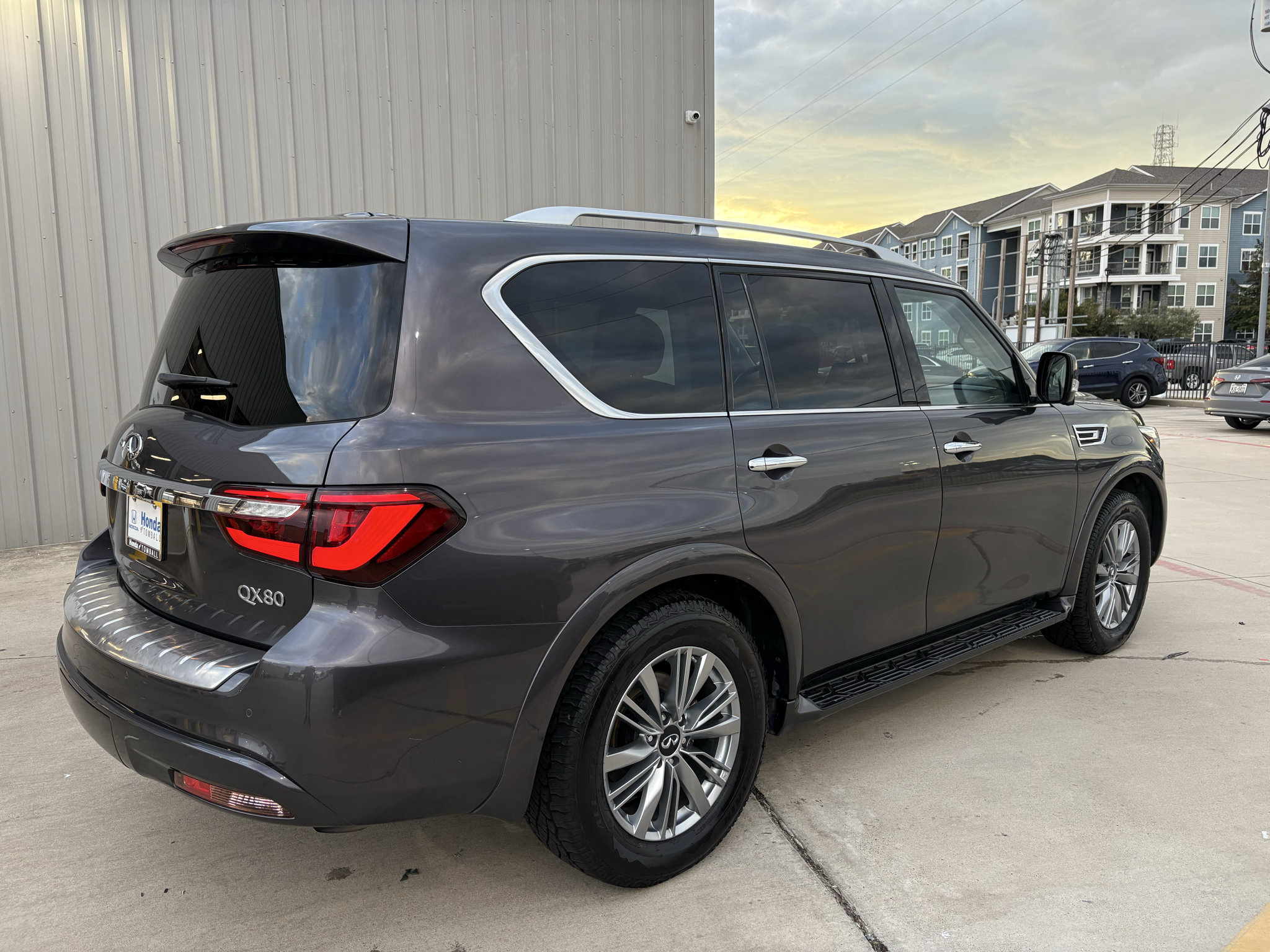 Used 2022 INFINITI QX80 Luxe RWD image 5