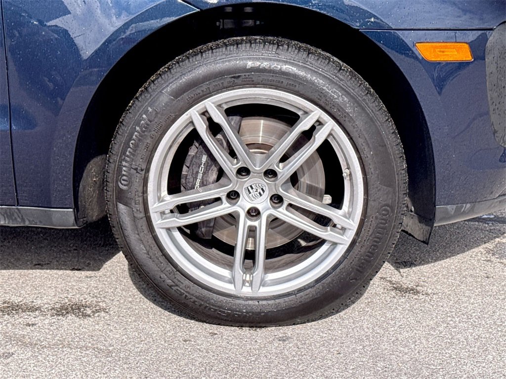 Used 2022 Porsche Macan Base image 9