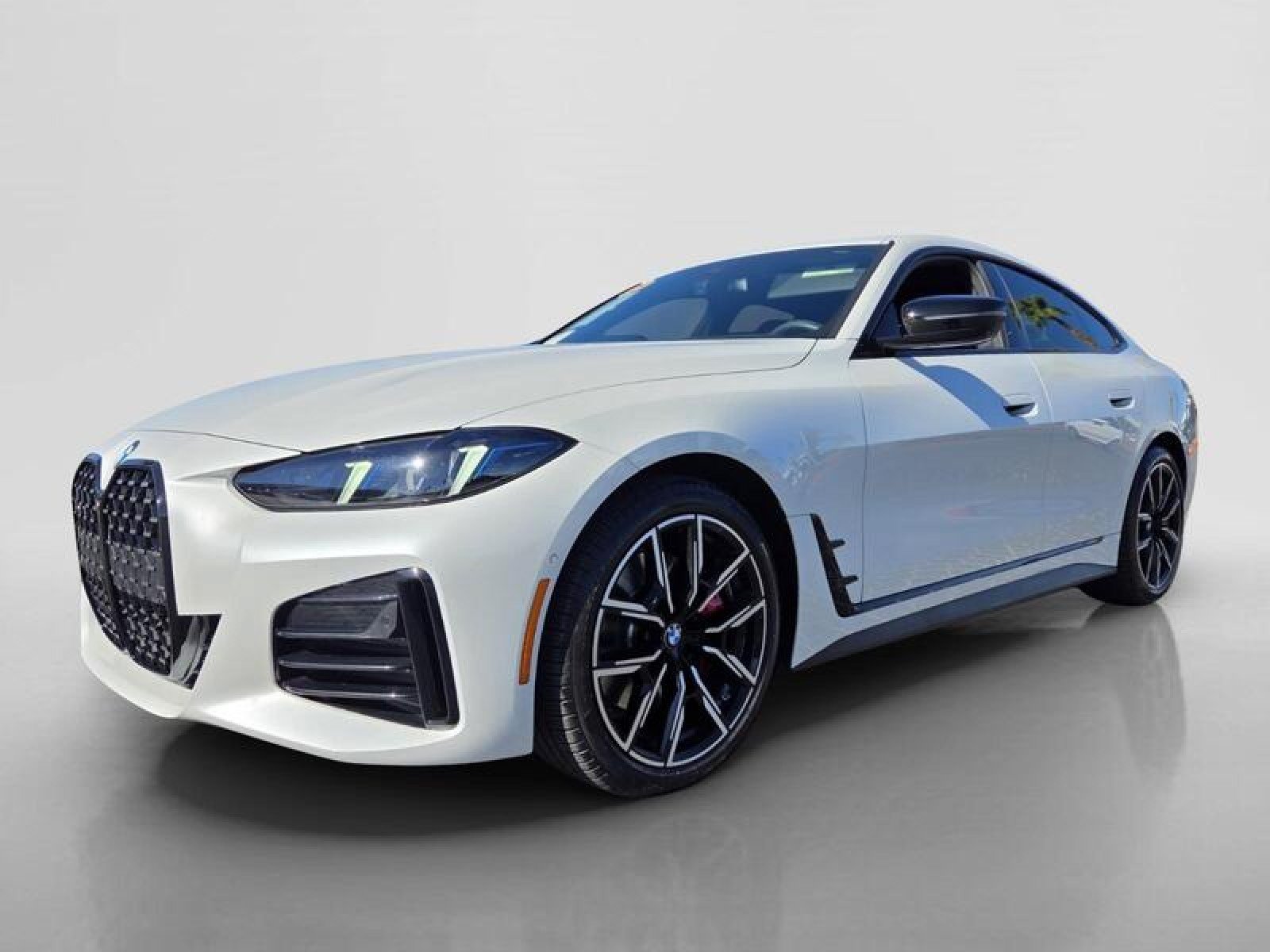 Used 2025 BMW 430i w/ M Sport Package RWD image 8