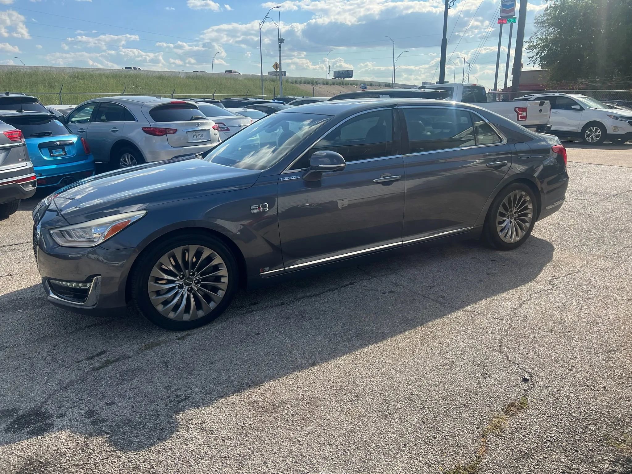 Used 2017 Genesis G90 5.0 Ultimate image 9