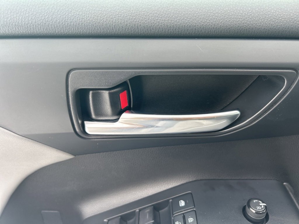 Used 2022 Toyota Highlander XLE image 10