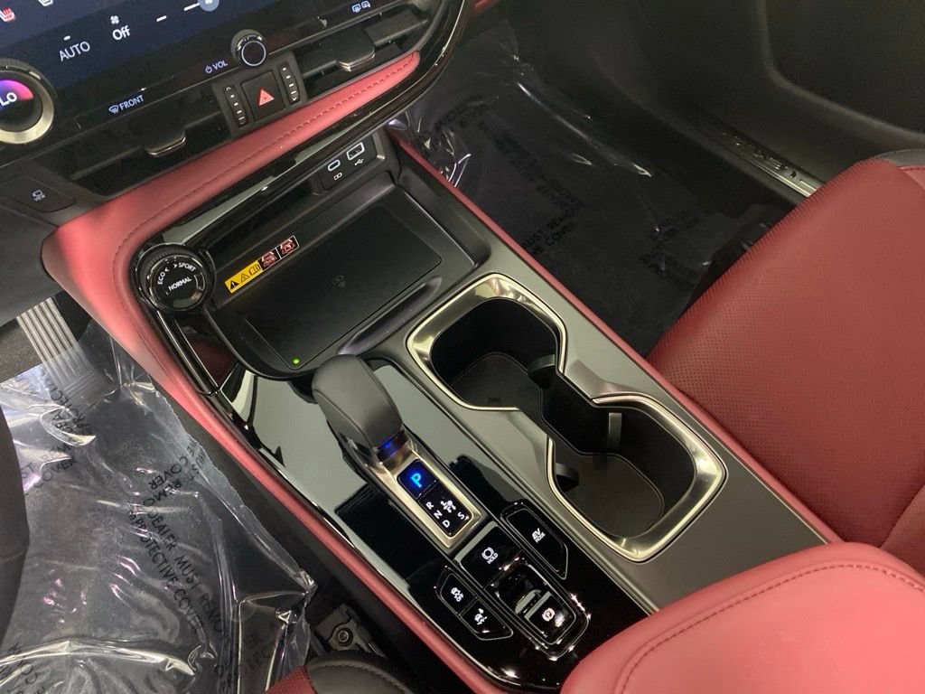 Certified 2026 Lexus NX 350h AWD w/ Accessory Package (2T) image 23