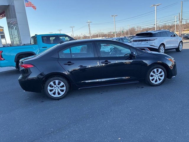 Used 2024 Toyota Corolla LE image 6