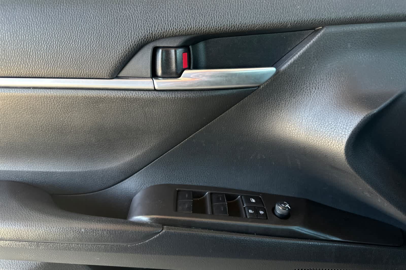 Used 2023 Toyota Camry LE FWD image 12