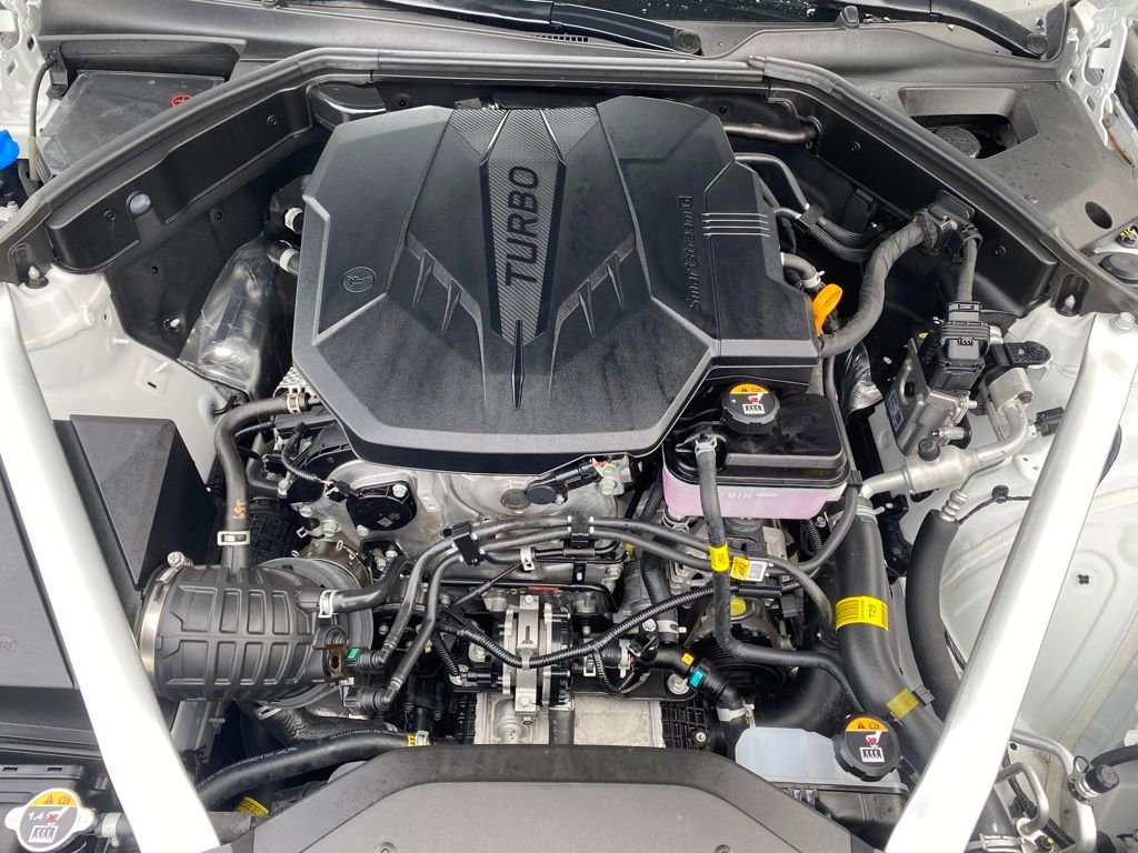 Used 2025 Genesis G70 2.5T w/ Sport Prestige Package image 28