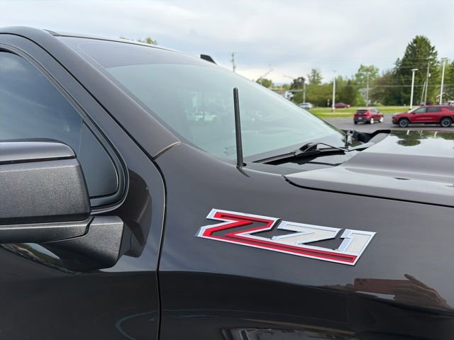 Used 2022 Chevrolet Silverado 1500 LT Trail Boss w/ Convenience Package II AWD/4WD image 19