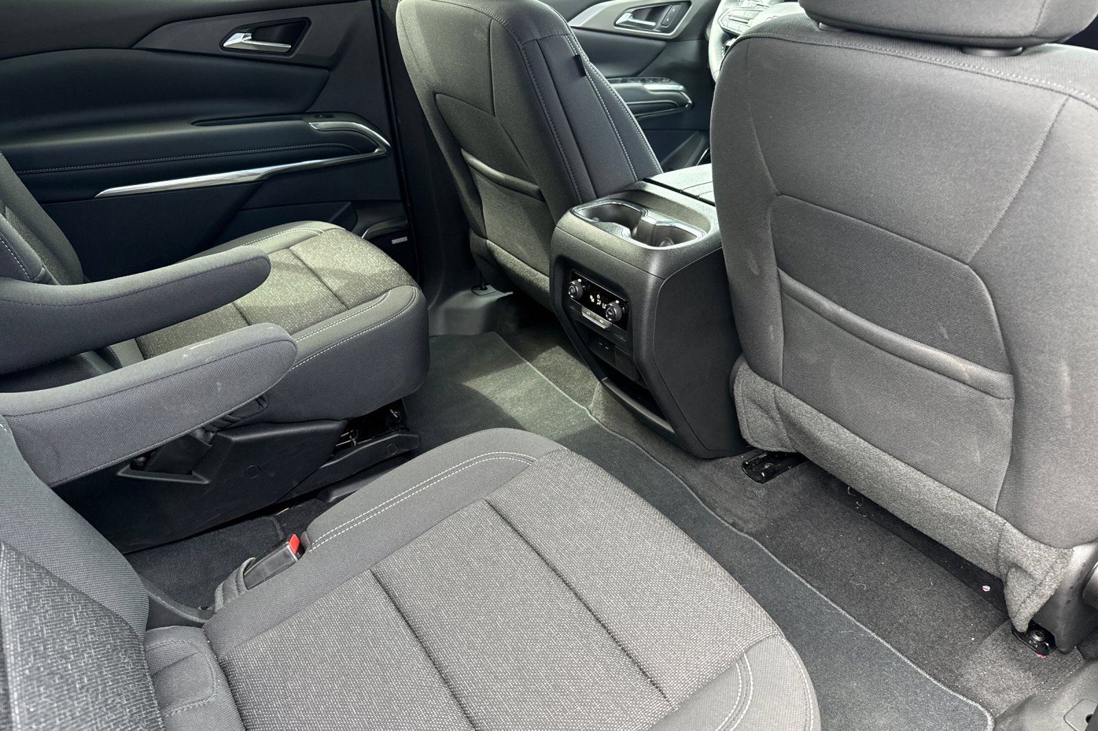 Used 2026 Chevrolet Traverse LT w/ Enhanced Driving Package AWD/4WD image 18