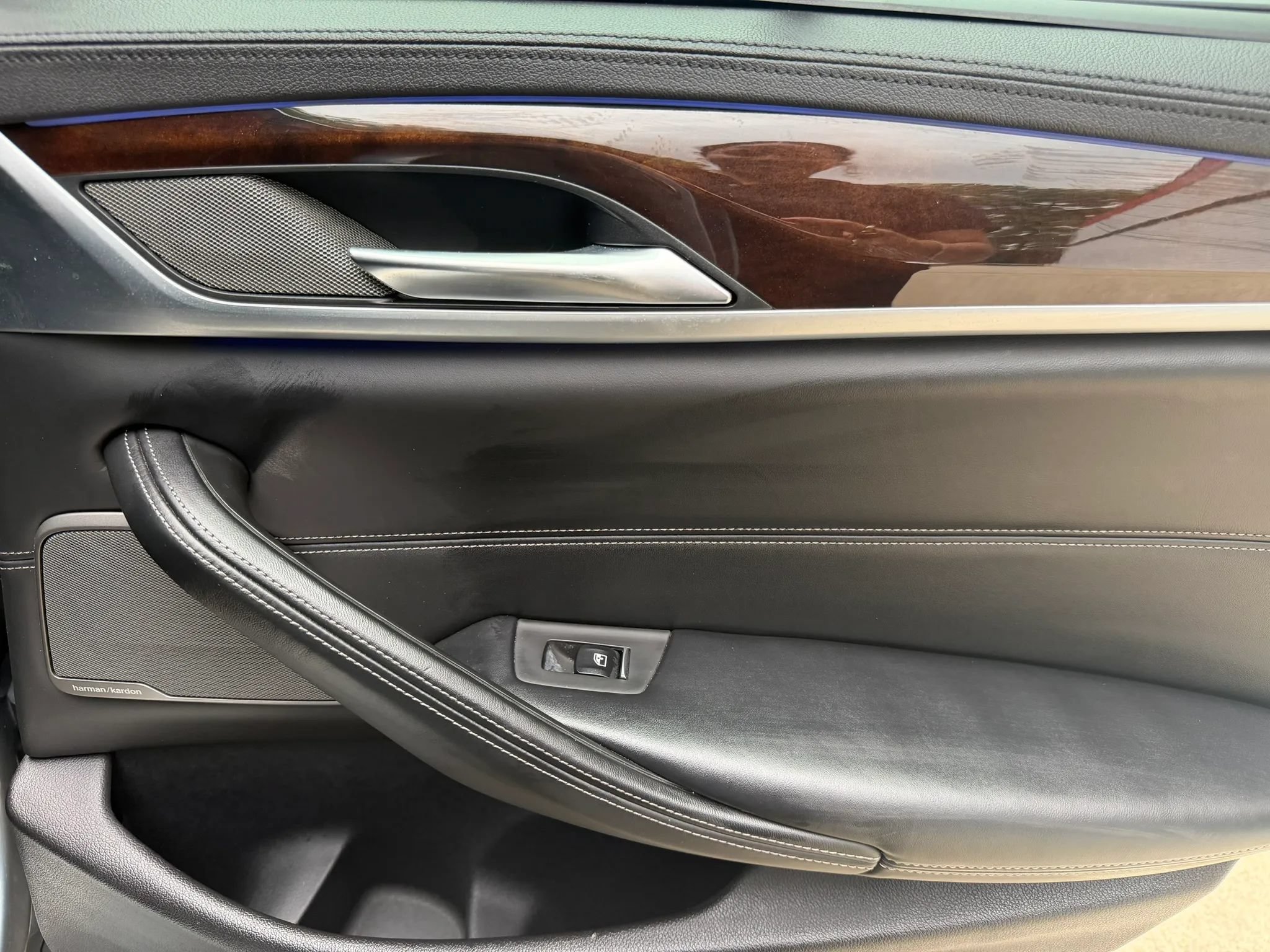 Used 2018 BMW M550i xDrive AWD/4WD image 12