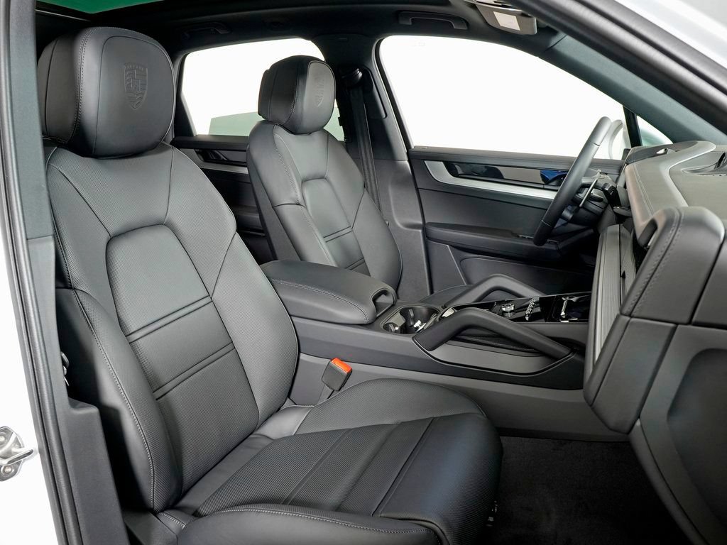 Certified 2026 Porsche Cayenne S AWD/4WD image 38