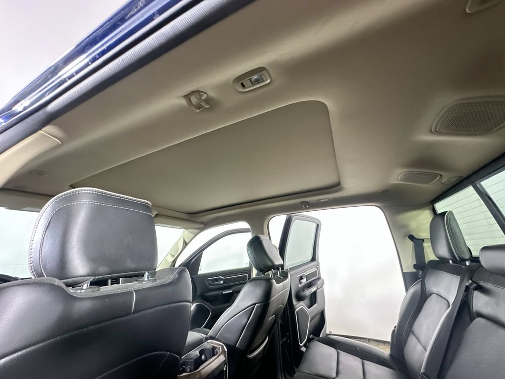 Used 2019 RAM 1500 Laramie AWD/4WD image 15