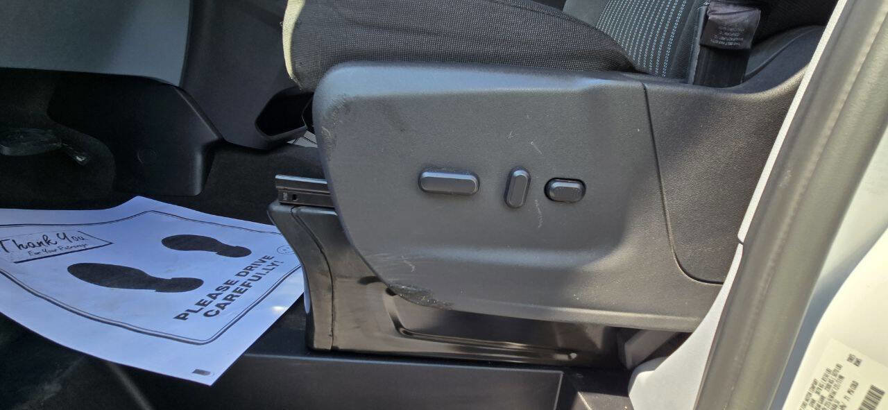 Used 2016 Ford Transit 150 XLT image 13