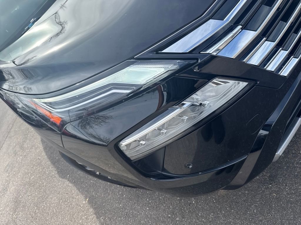 Used 2025 Nissan Rogue Platinum image 36