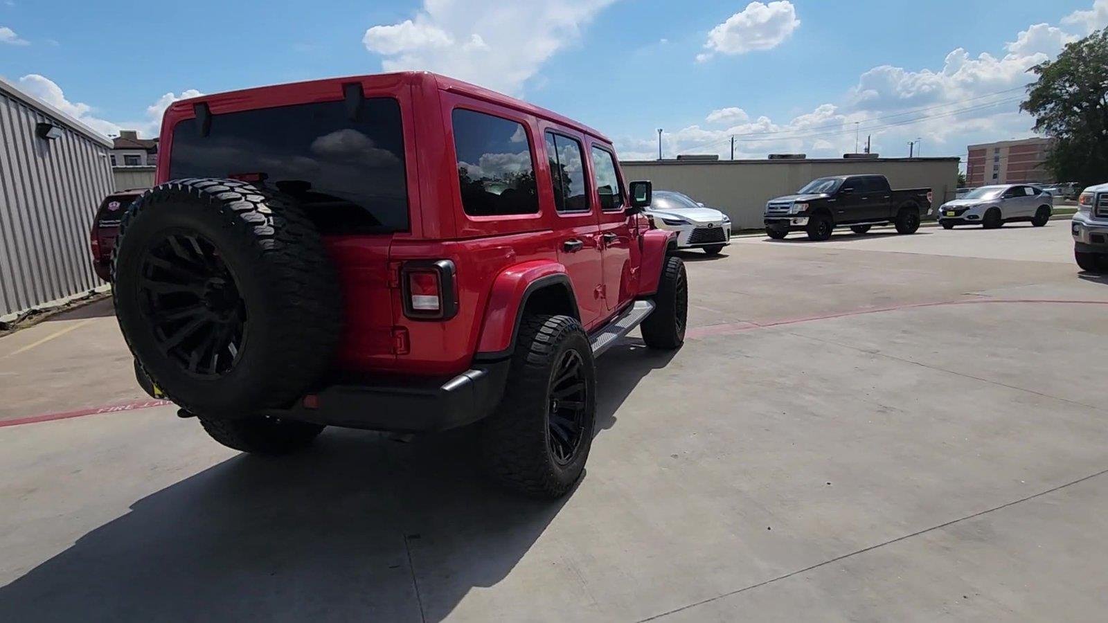 Used 2019 Jeep Wrangler Unlimited Sahara AWD/4WD image 8