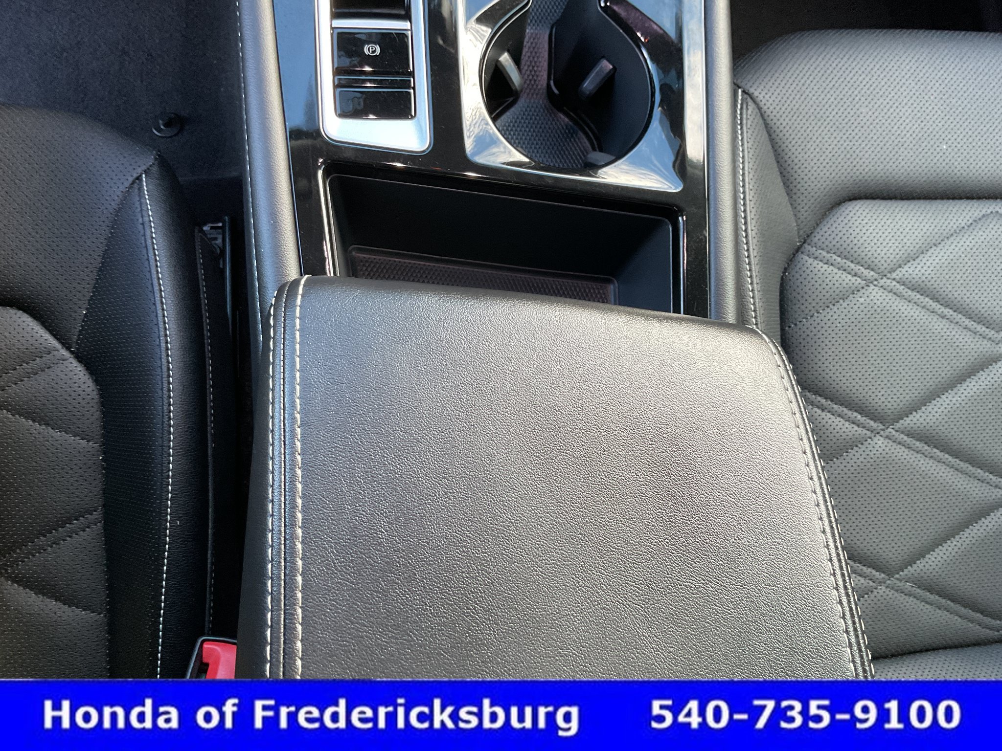 Used 2025 Volkswagen Atlas SE AWD/4WD image 38