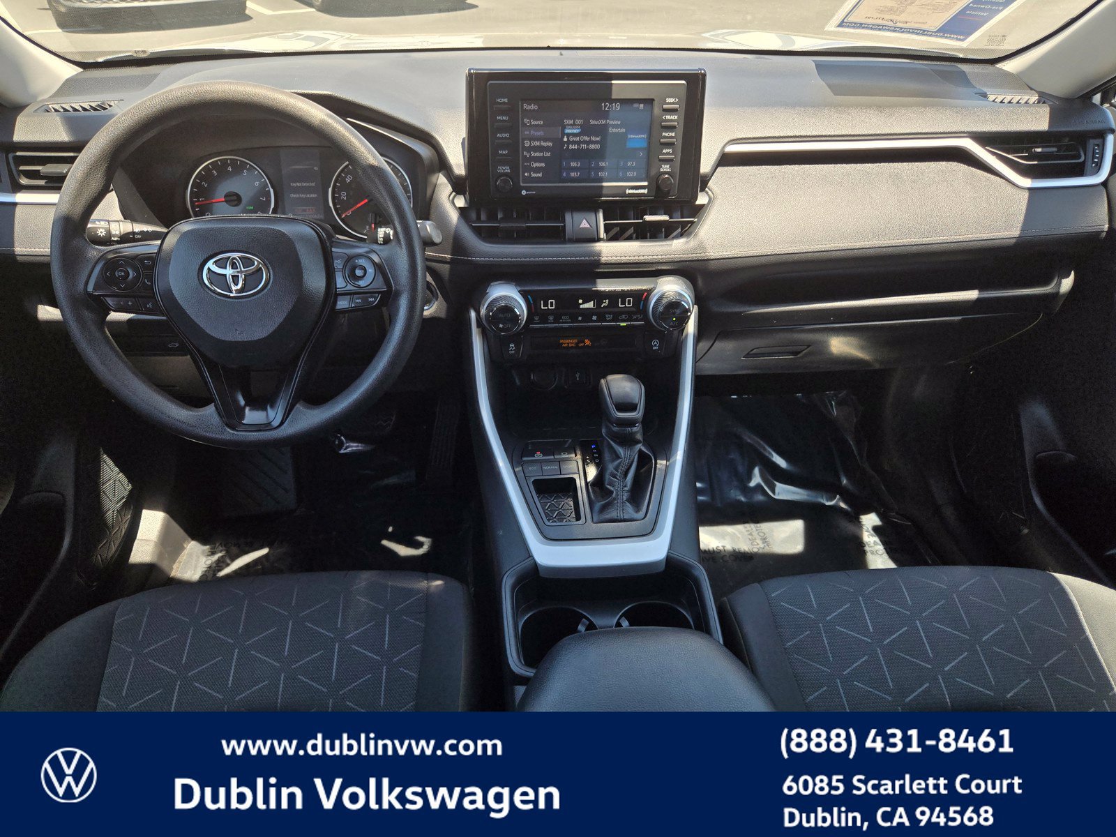 Used 2021 Toyota RAV4 XLE w/ Convenience Package FWD image 13