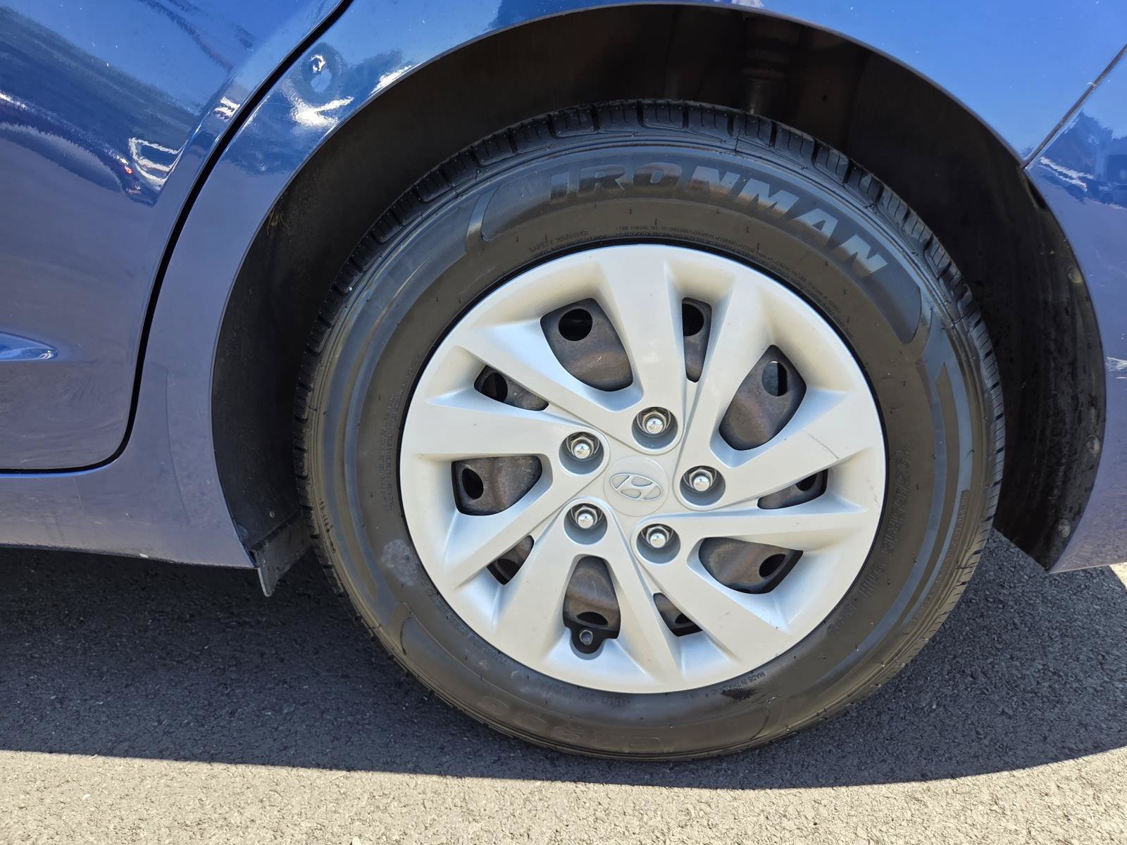 Used 2019 Hyundai Elantra SE FWD image 9