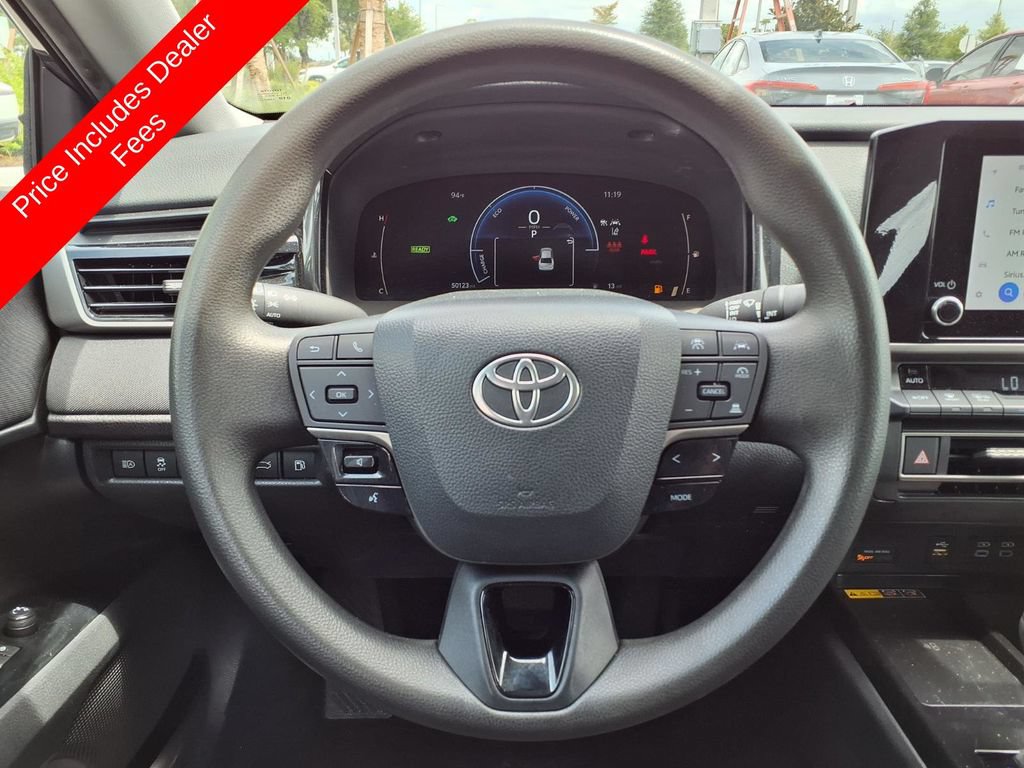 Used 2025 Toyota Camry LE FWD image 27