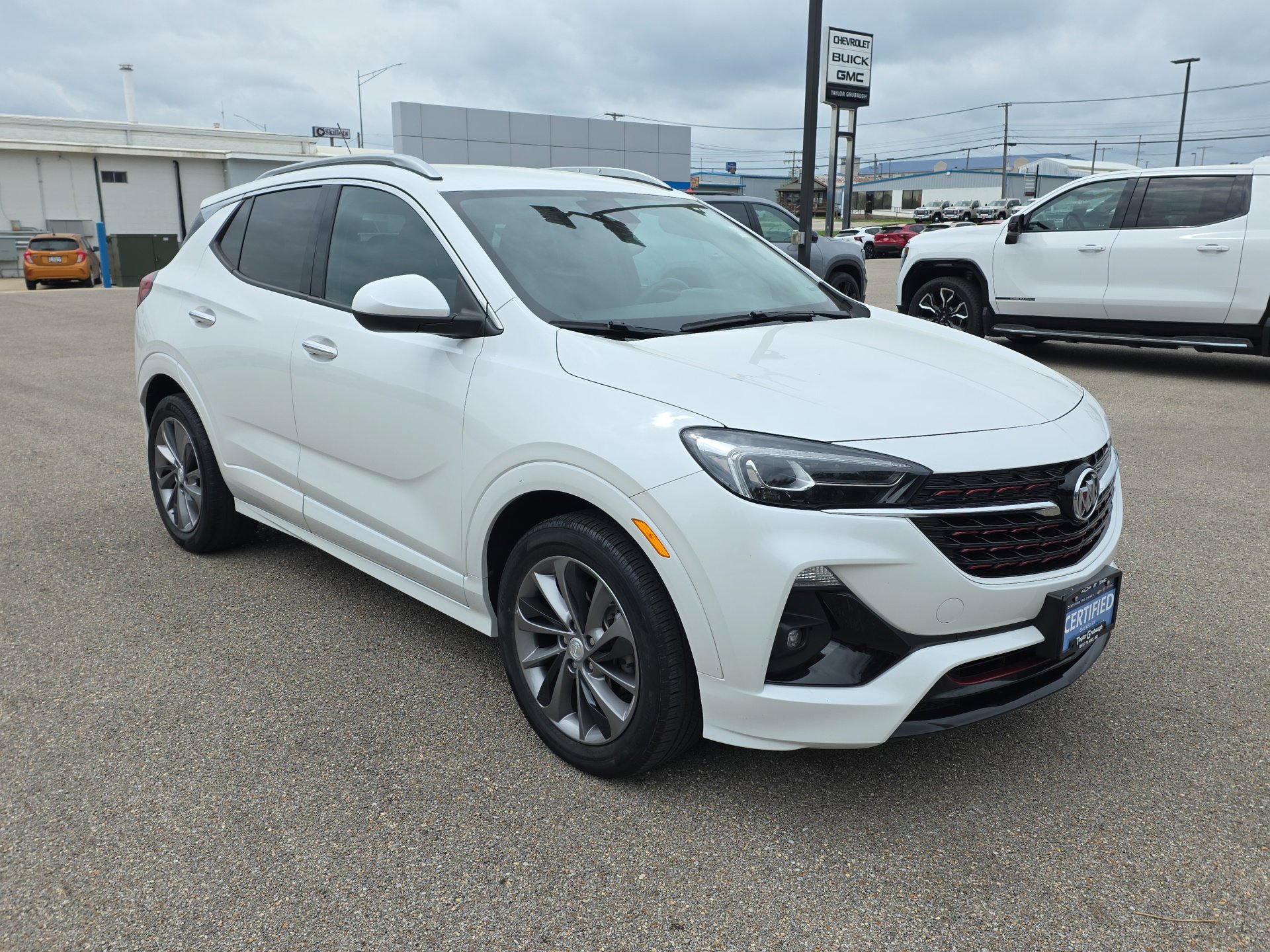 Certified 2022 Buick Encore GX Essence w/ Sport Touring Package image 2