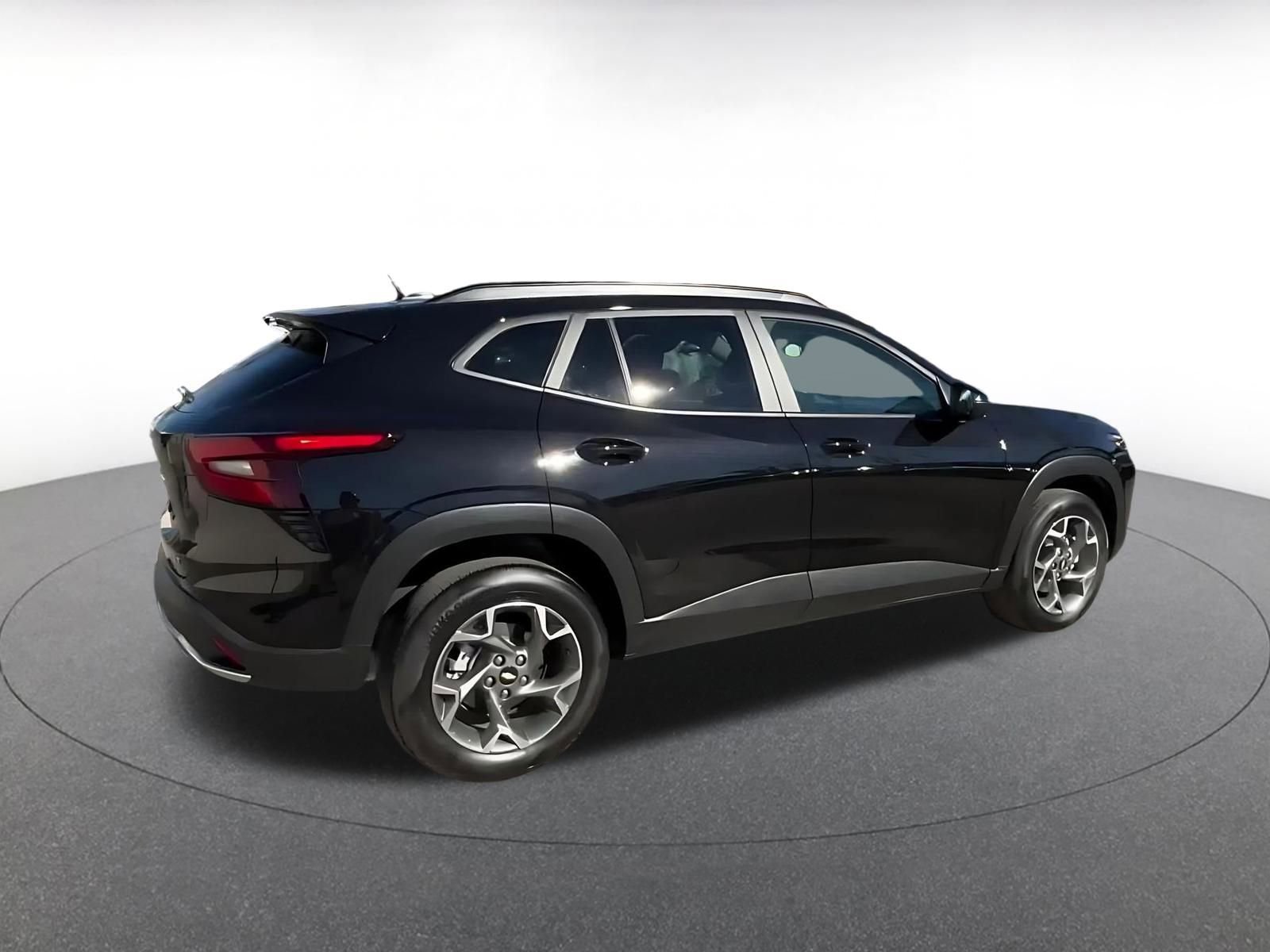 Used 2025 Chevrolet Trax LT image 15