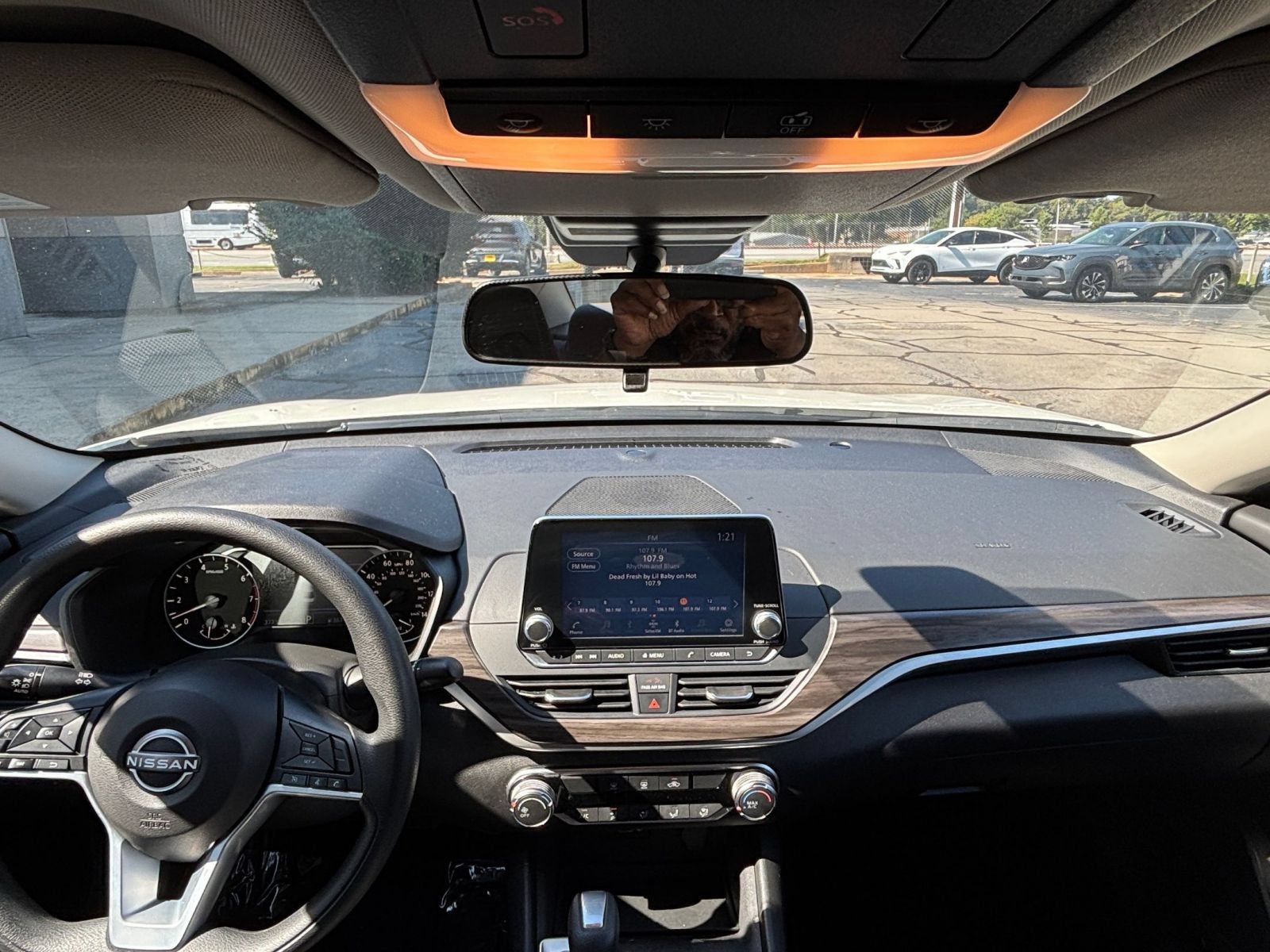 Used 2025 Nissan Altima 2.5 SV FWD image 33