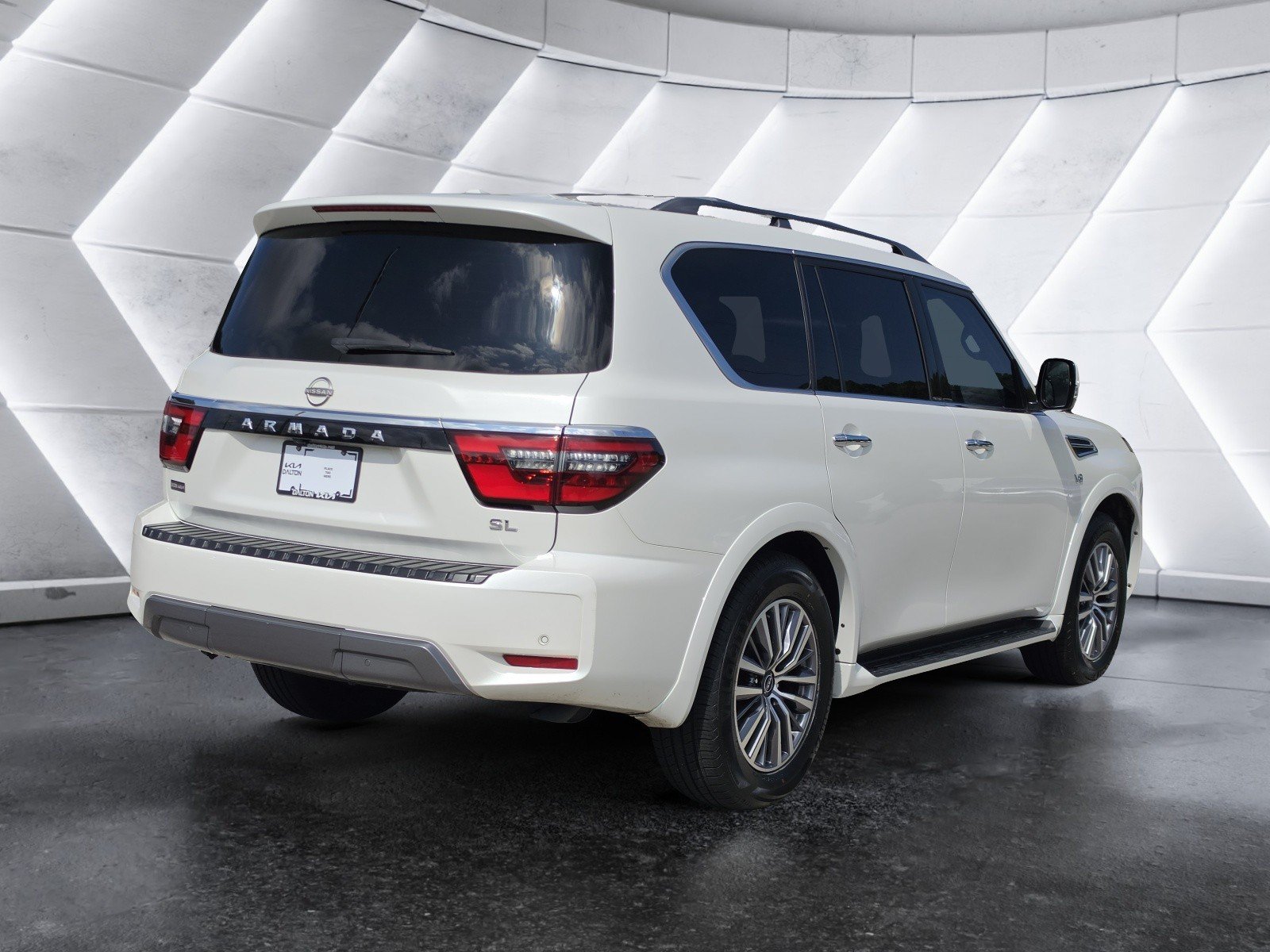 Used 2022 Nissan Armada SL RWD image 3