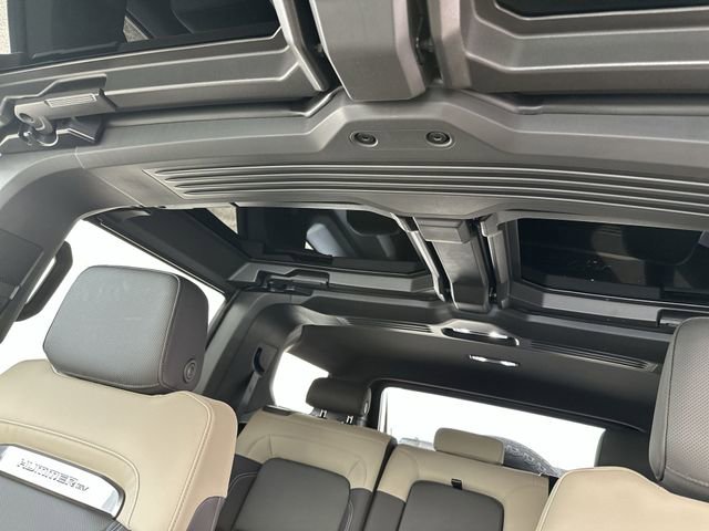 New 2026 GMC Hummer EV SUV w/ LPO, Illumination Package image 18