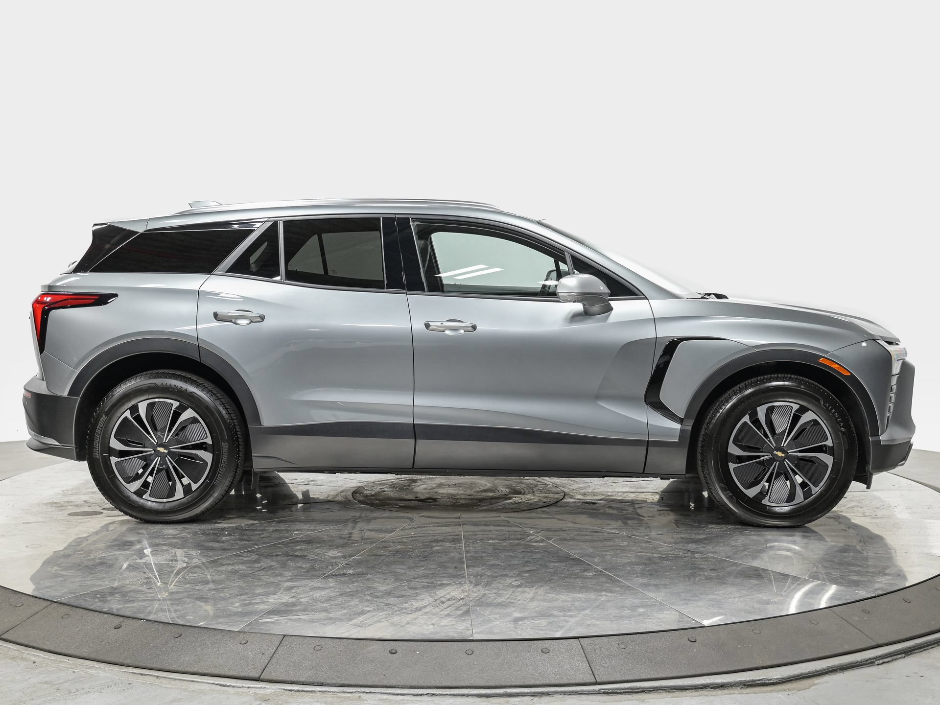 Used 2024 Chevrolet Blazer EV LT AWD/4WD image 8