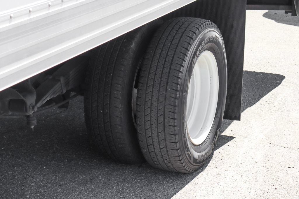 Used 2024 Ford E-450 and Econoline 450 Super Duty w/ Power Windows & Locks Group RWD image 37