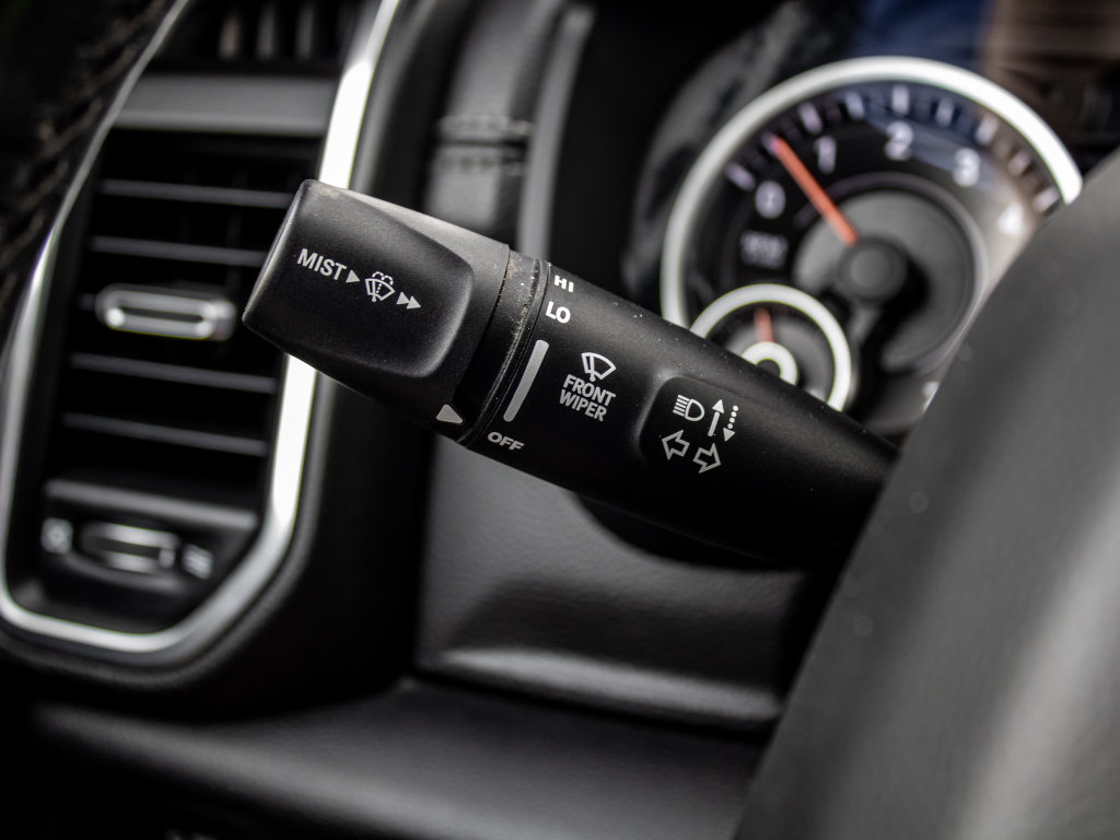 Used 2019 RAM 1500 Laramie AWD/4WD image 33