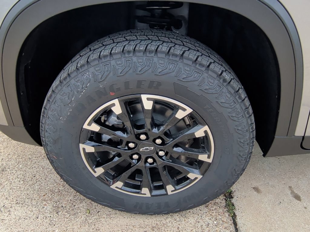 New 2026 Chevrolet Traverse Z71 w/ Driver Confidence Package AWD/4WD image 50