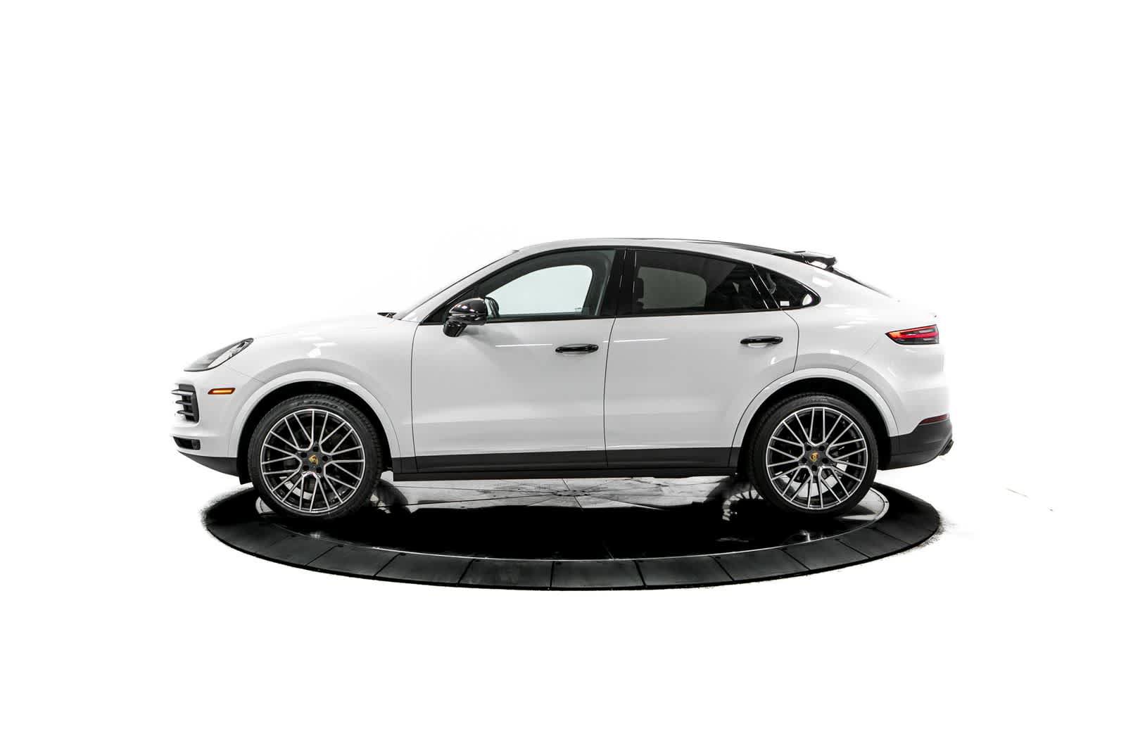 Certified 2023 Porsche Cayenne Platinum Edition AWD/4WD image 2