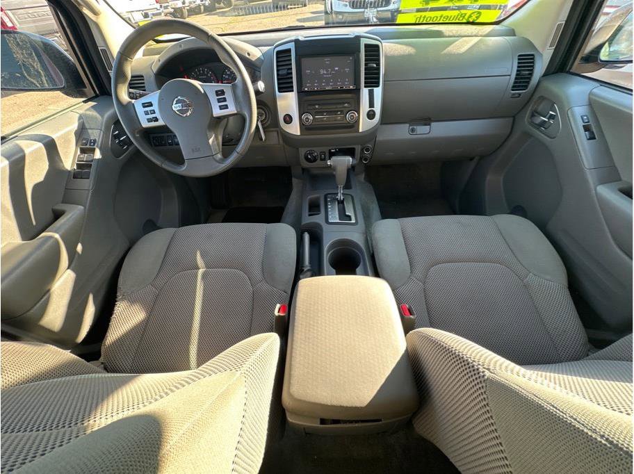 Used 2016 Nissan Frontier SV image 20