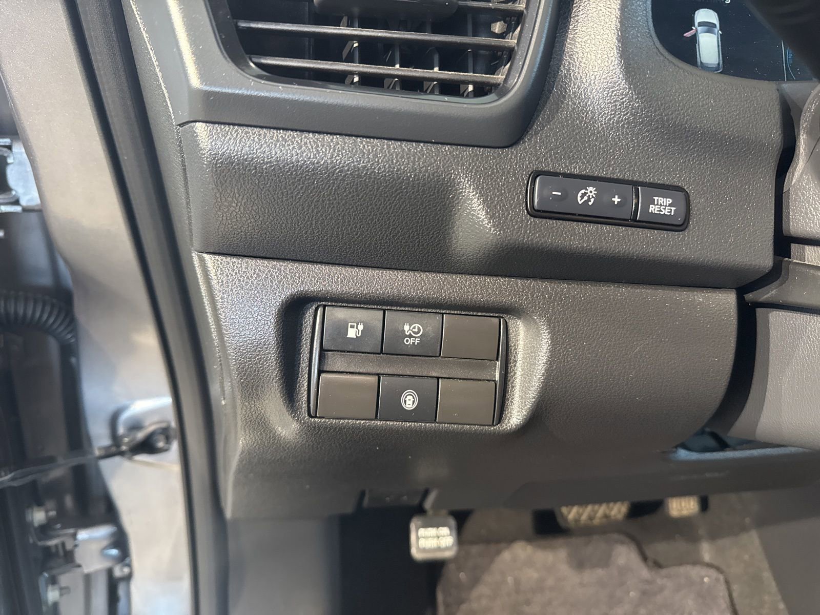 Used 2022 Nissan Leaf S image 17