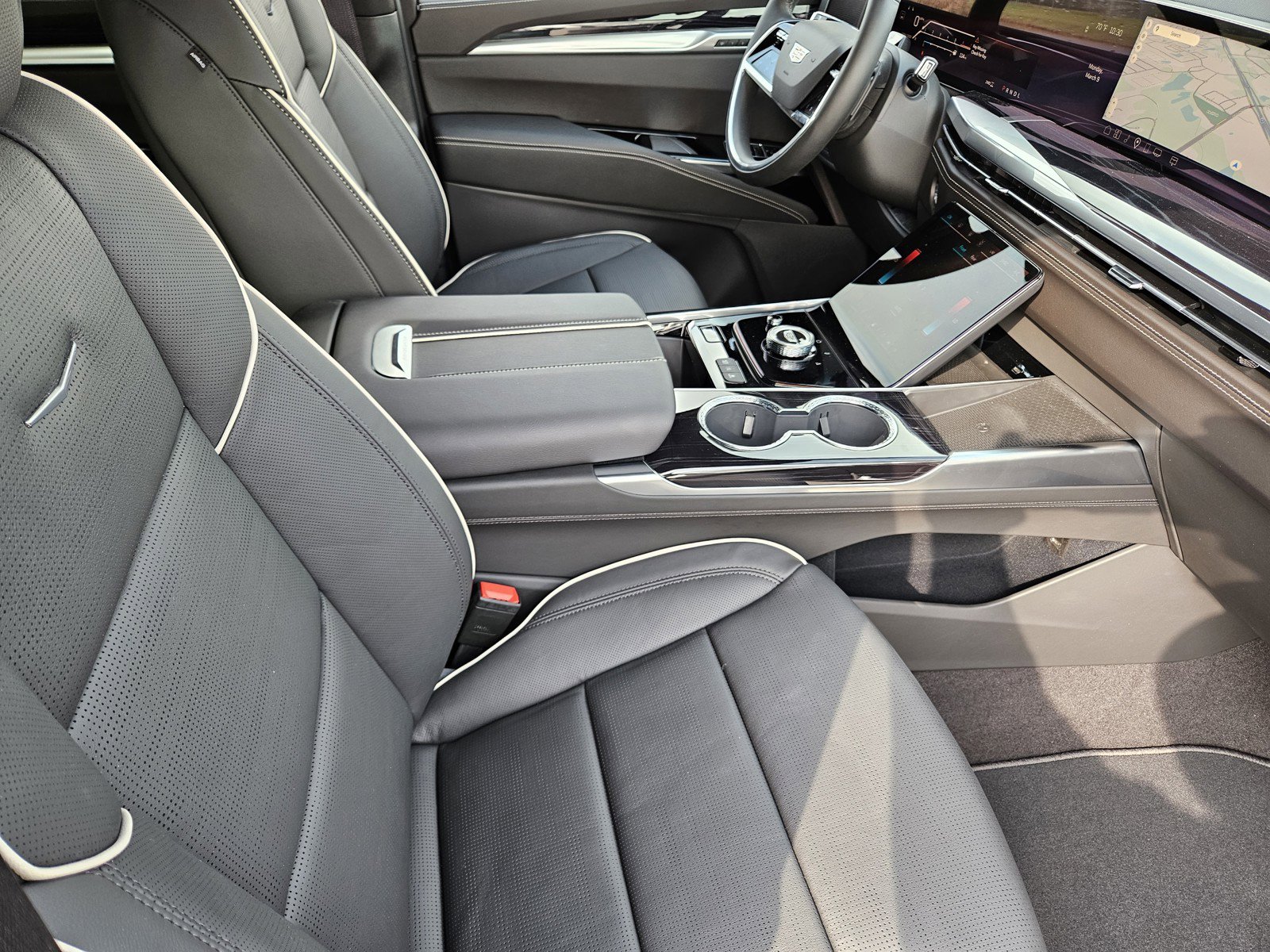 New 2026 Cadillac Escalade ESV Sport w/ LPO, ONYX Package image 10