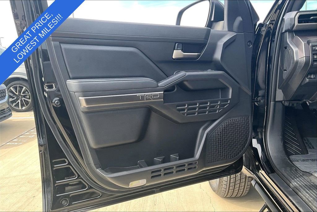 Used 2025 Toyota Tacoma TRD Sport w/ TRD Sport Upgrade Package image 23