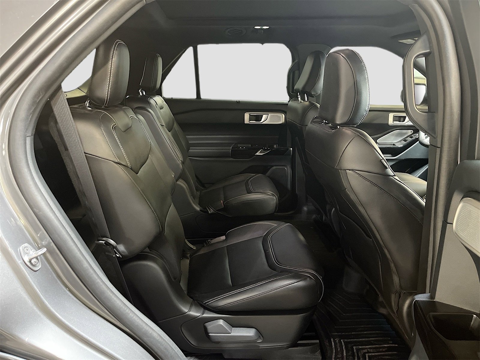 Used 2024 Ford Explorer ST w/ Equipment Group 401A image 29